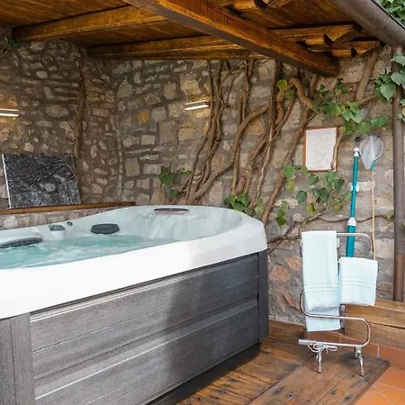 Domus Fontis Pescaia 4*