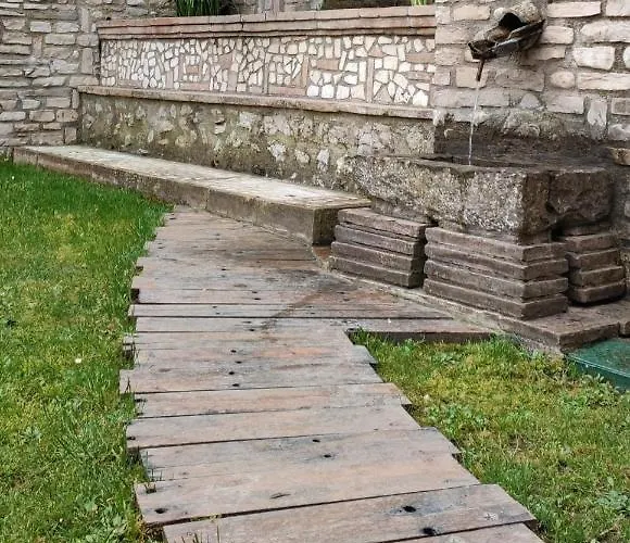 招待所 Domus Fontis Pescaia 斯波莱托