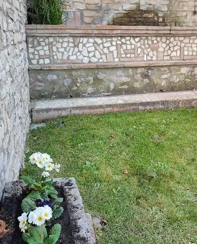 Domus Fontis Pescaia 招待所 4*