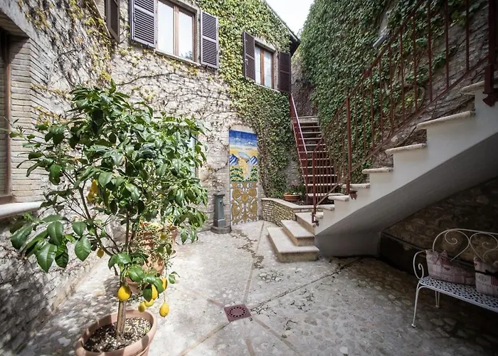 Domus Fontis Pescaia 招待所