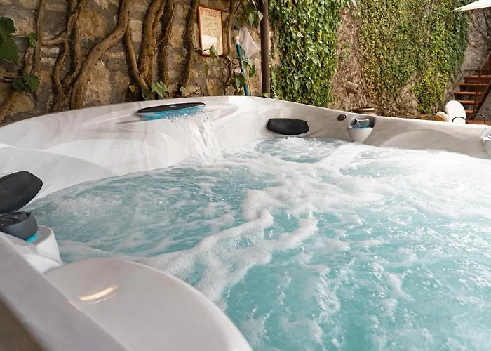 招待所 Domus Fontis Pescaia 4*