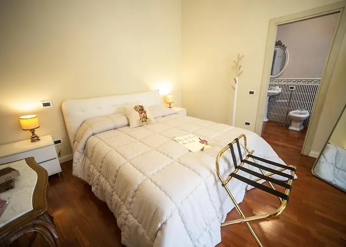 Domus Fontis Pescaia 招待所 4*