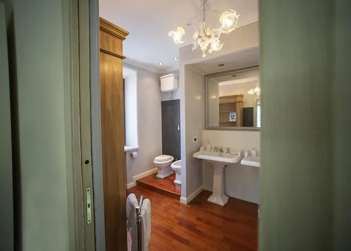 Domus Fontis Pescaia 招待所