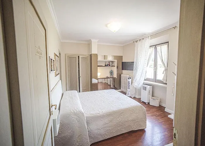 Domus Fontis Pescaia 招待所 4*